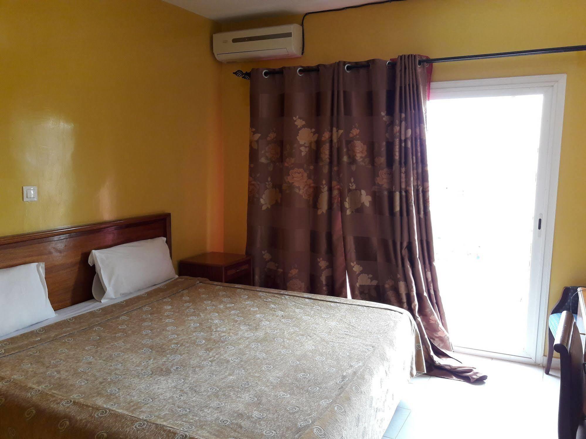 Residence De La Porte Du Millenaire 다카르 외부 사진